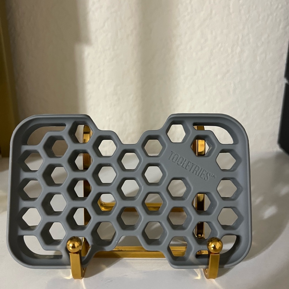 Tooletries Honeycomb Soap Holder
